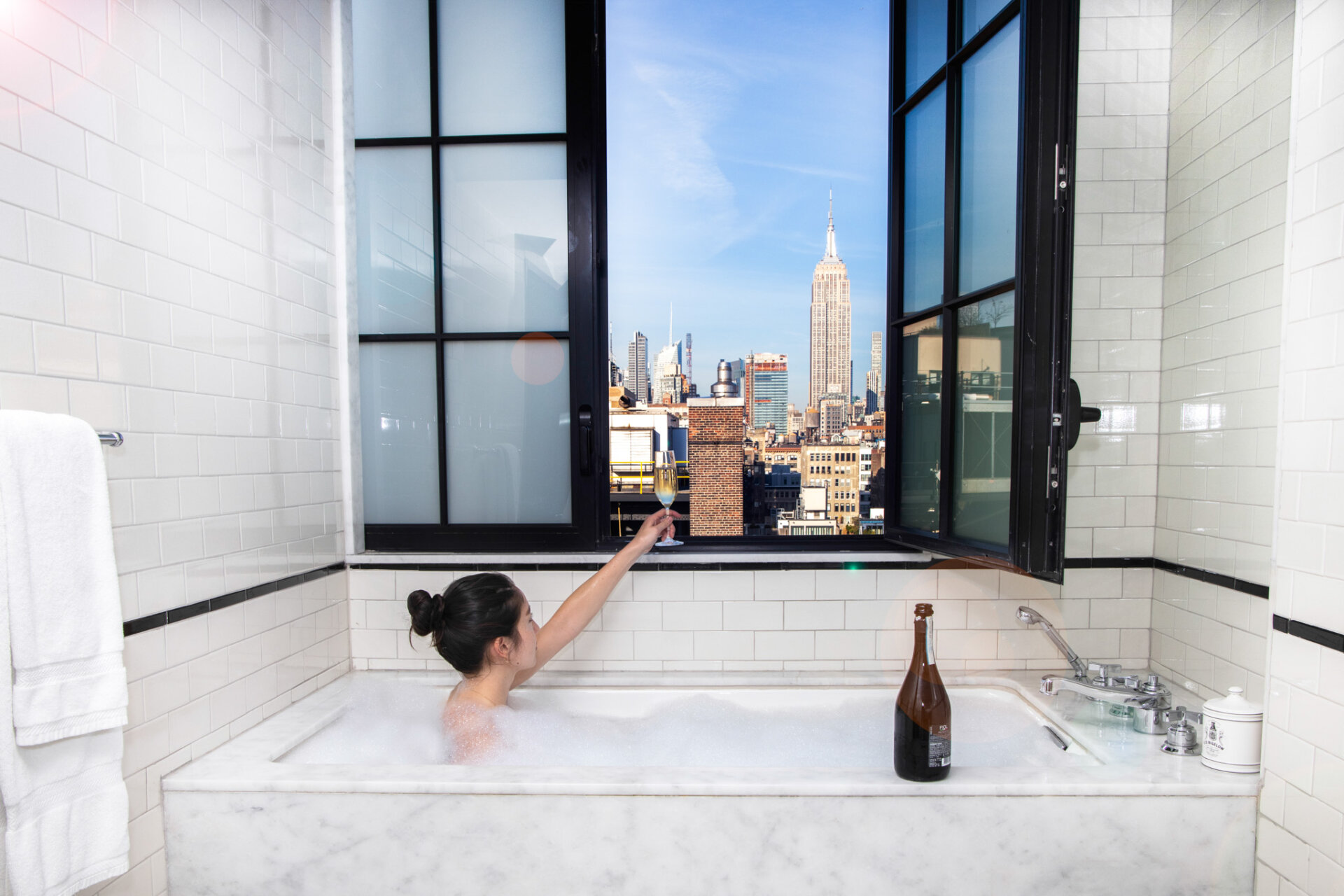 new york hotel with bathtub view